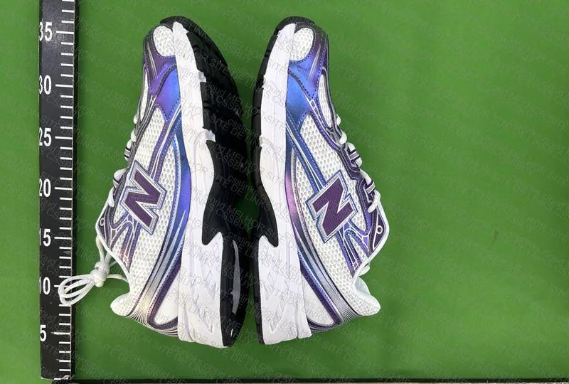 New Balance 740 3