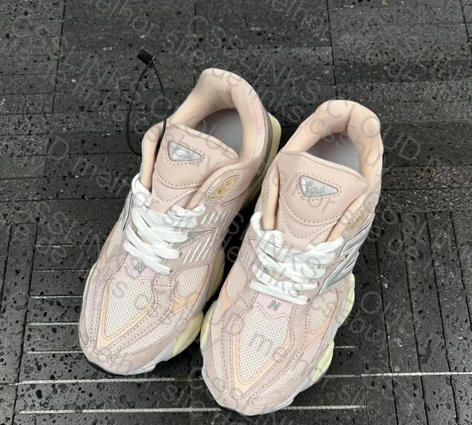 New Balance 9060