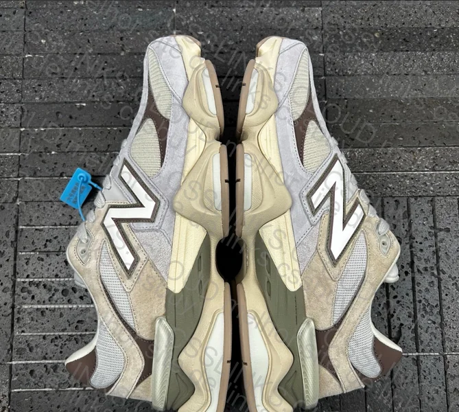New Balance 9060