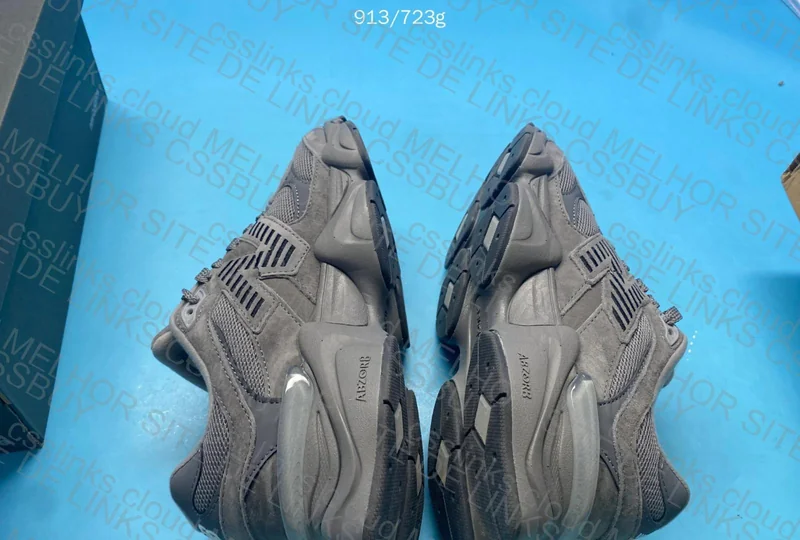 NEW BALANCE 9060 . 2