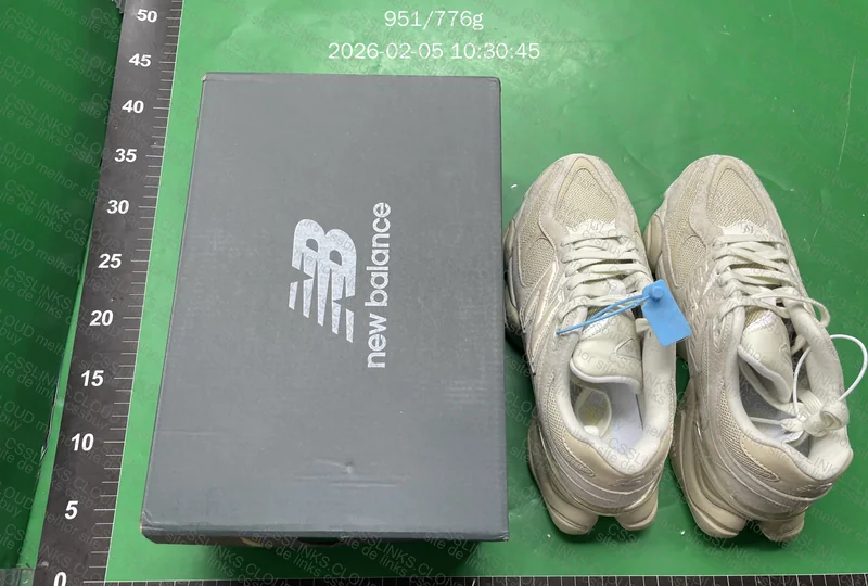 NEW BALANCE 9060