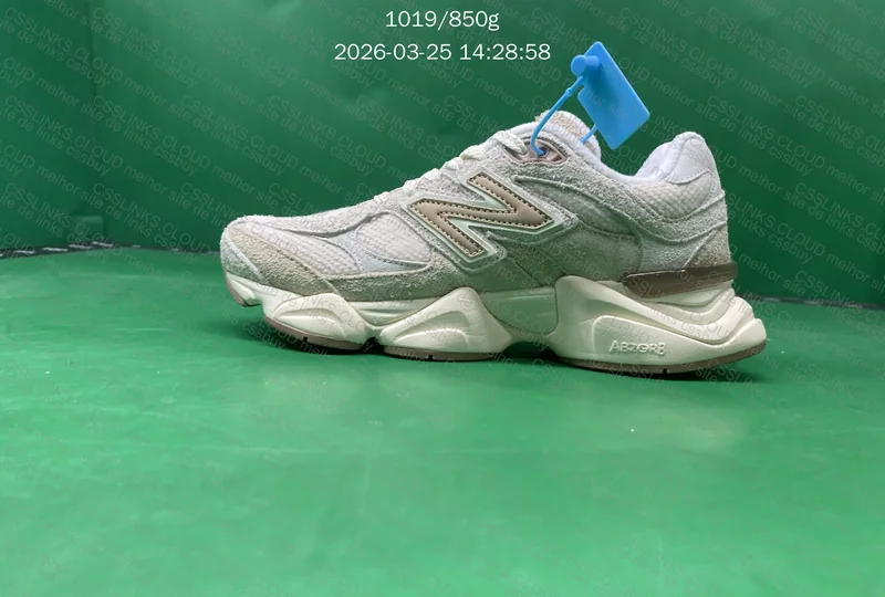 New Balance 9060