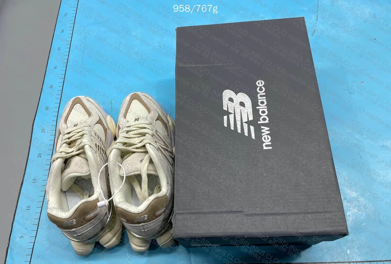 New Balance 9060 - Beige 10