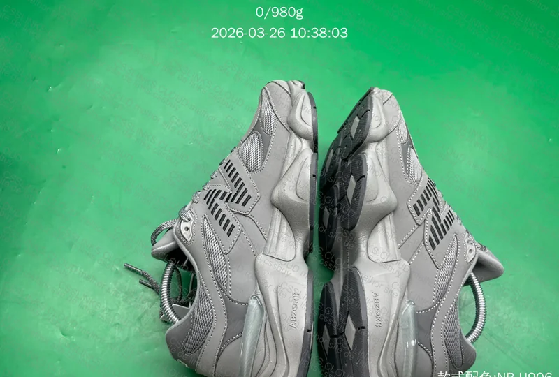 New Balance 9060 Cinza 2