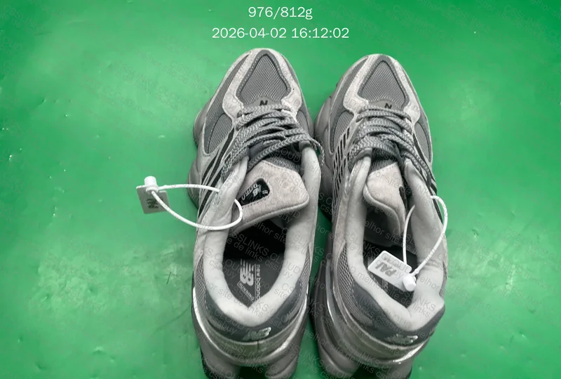 New Balance 9060 Cinza