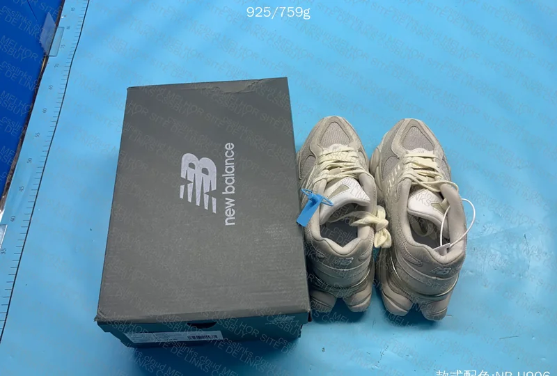 NEW BALANCE 9060 - Grey Moonbeam