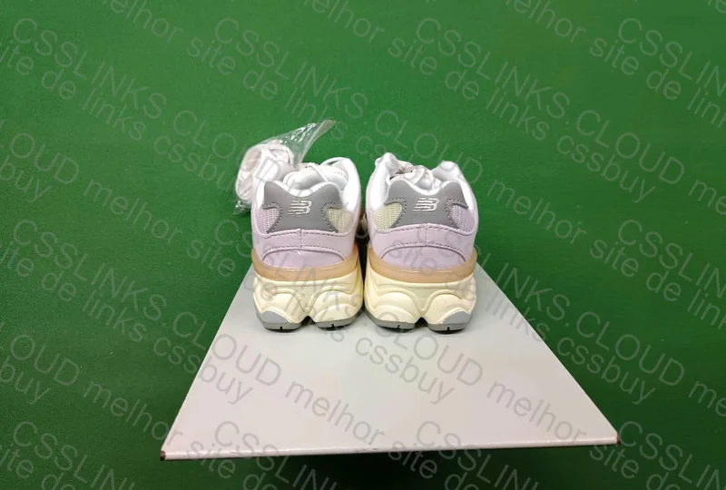 New Balance 9060 (Kids) 6