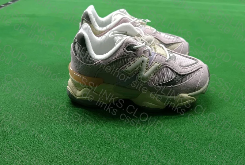 New Balance 9060 (Kids) 7