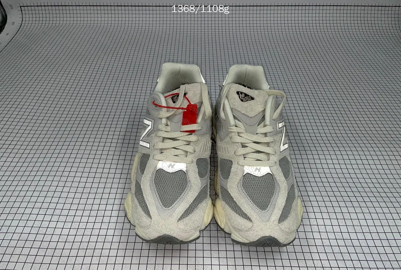 NEW BALANCE 9060 LNY 4
