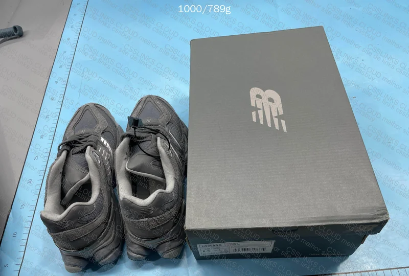 New Balance 9060 Magnet 9