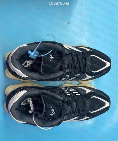 New Balance 9060 - Black and White