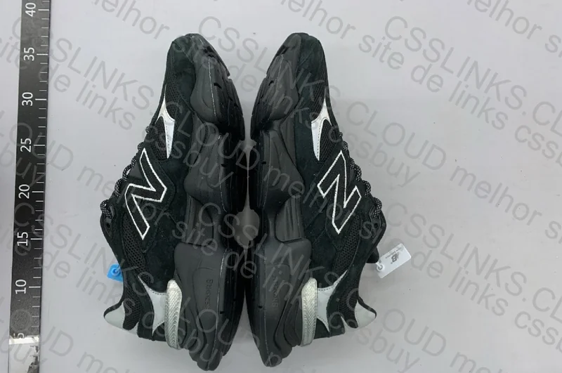 New Balance 9060 Preto/Prata 3