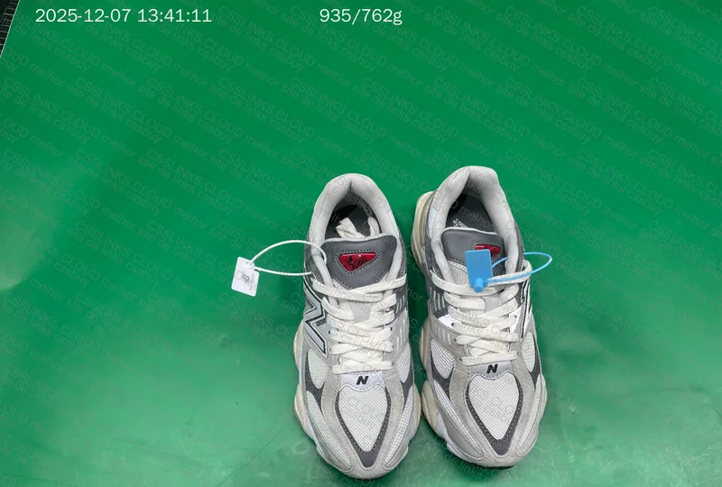 New Balance 9060 - Rain Cloud