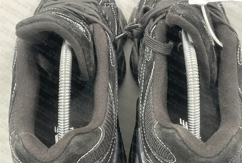 New Balance 9060 - Triple Black 9