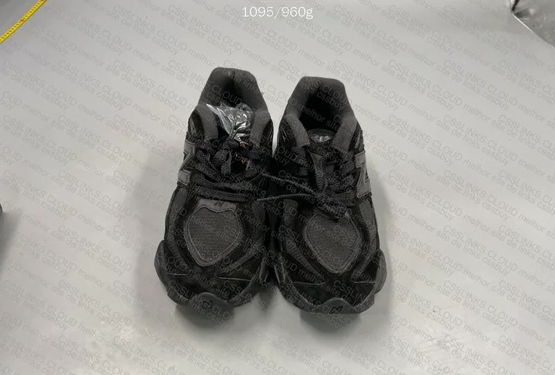 NEW BALANCE 9060 TRIPLE BLACK