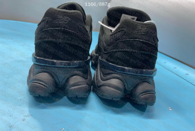 New Balance 9060 triple black 10