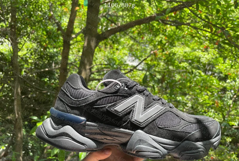 New Balance 9060 triple black 6