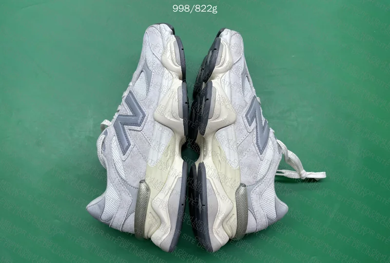 New balance 9060(sale 79y) 3