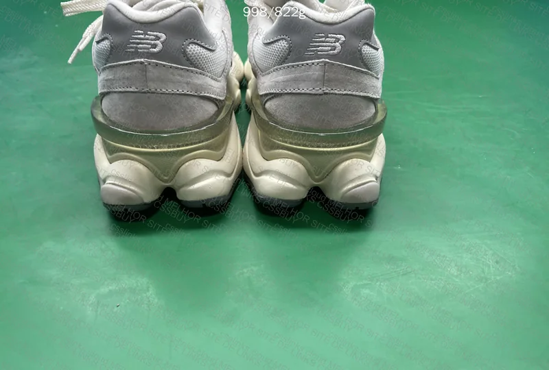 New balance 9060(sale 79y) 4