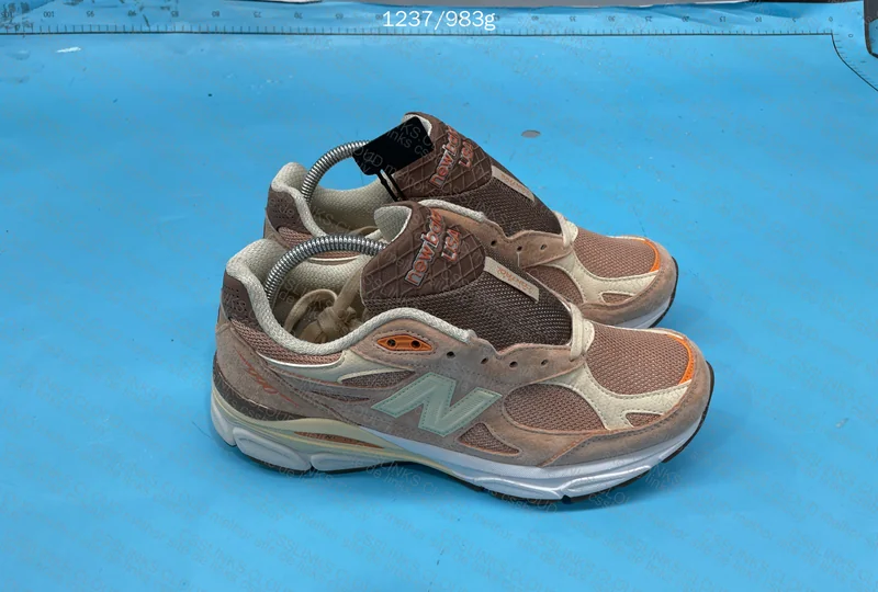 New Balance 990v3 3