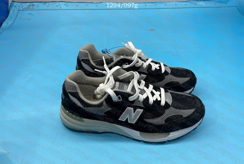 New Balance 992