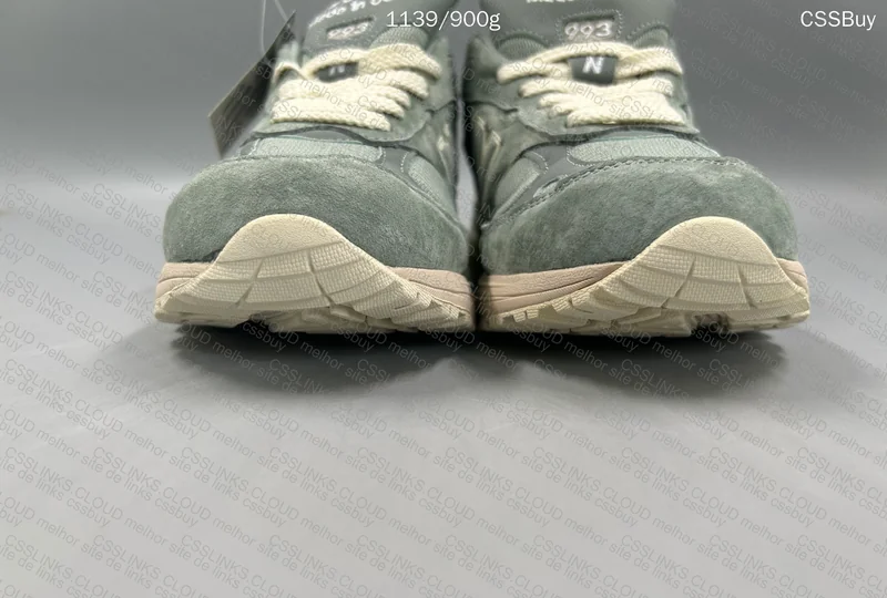 New balance 993 x Kith “Pistachio” 2