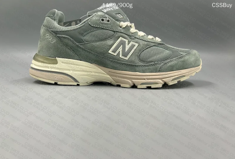 New balance 993 x Kith “Pistachio” 3