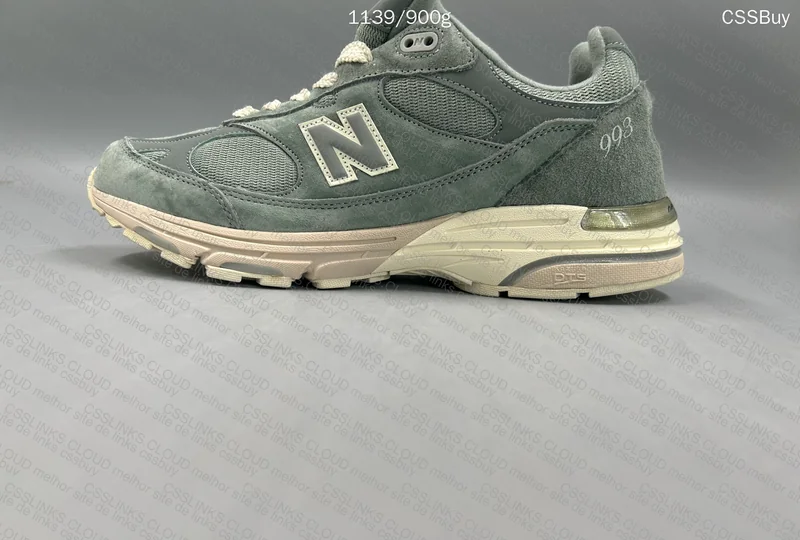 New balance 993 x Kith “Pistachio” 4