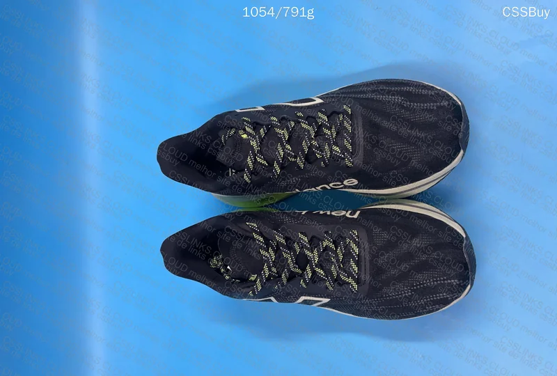 NEW BALANCE FUEL CELL SUPERCOMB V2 2