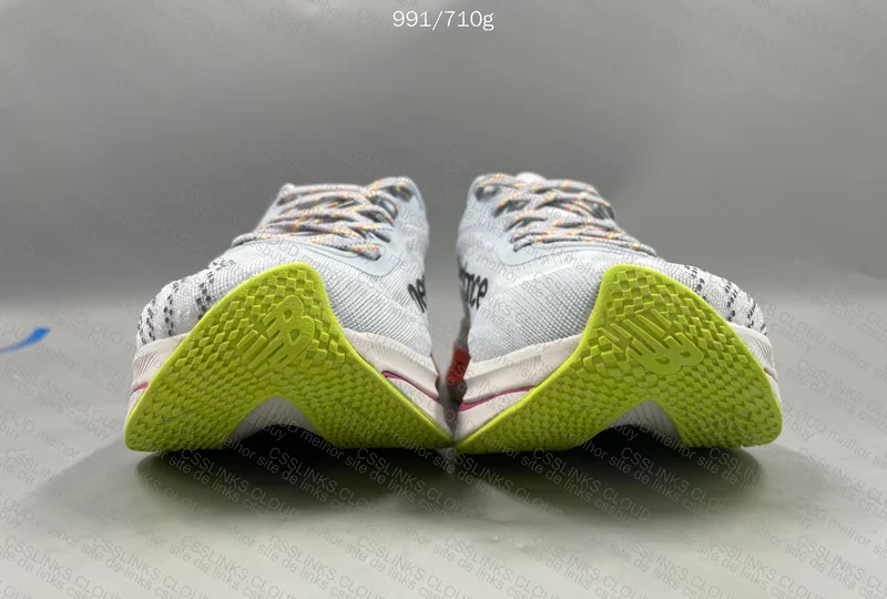 New Balance Fuel Cell V2 2