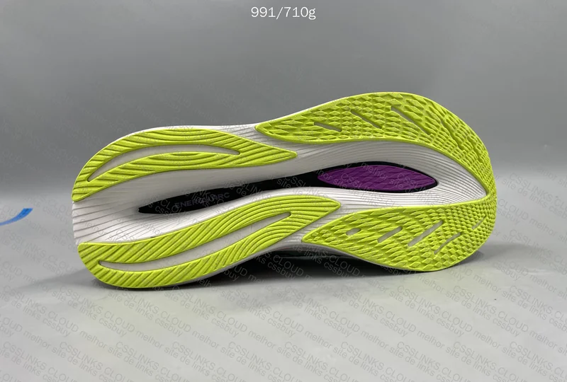 New Balance Fuel Cell V2 8