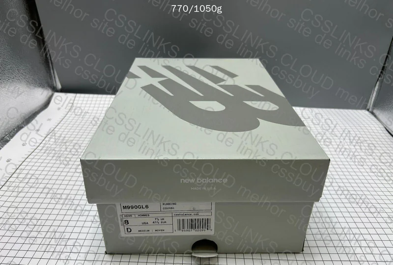 New Balance FuelCell 990 V6