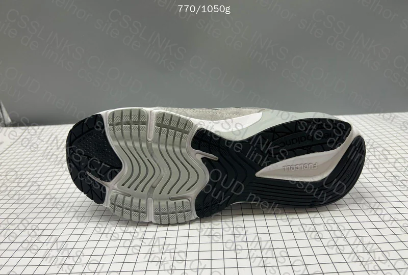 New Balance FuelCell 990 V6 3