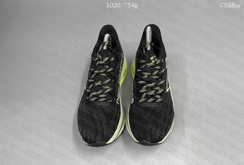 New Balance FuelCell Super Comp Trainer V2