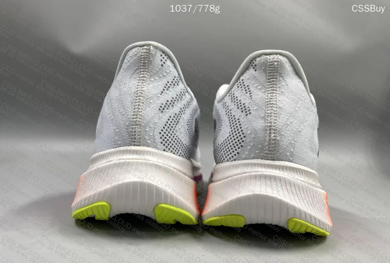 New Balance FuelCell Supercomp Trainer V2 4