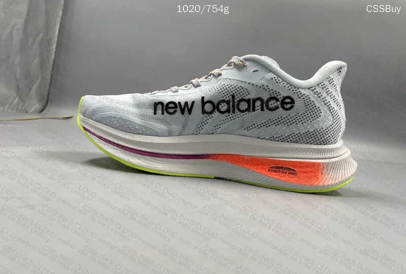 New balance fuelcell supercomp trainer v.2 2