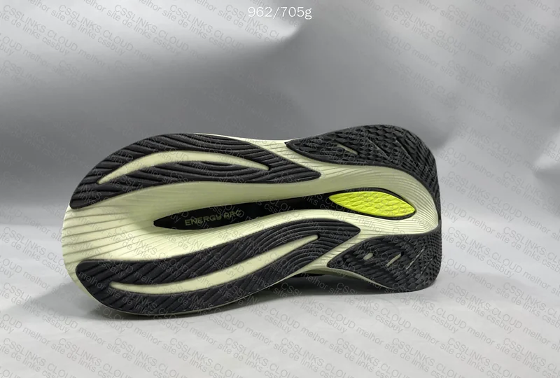 New Balance Fuelcell Supercomp Trainer V2 3
