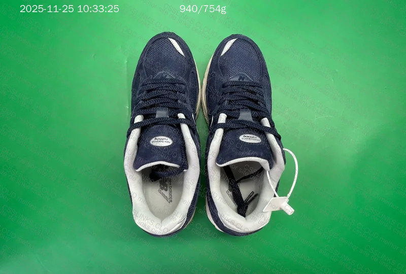 New Balance NB2002R 5