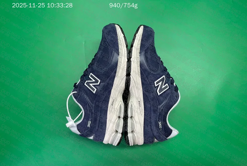 New Balance NB2002R 6