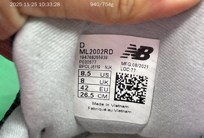 New Balance NB2002R 8