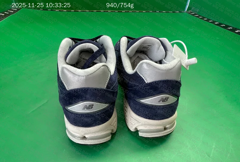 New Balance NB2002R 9