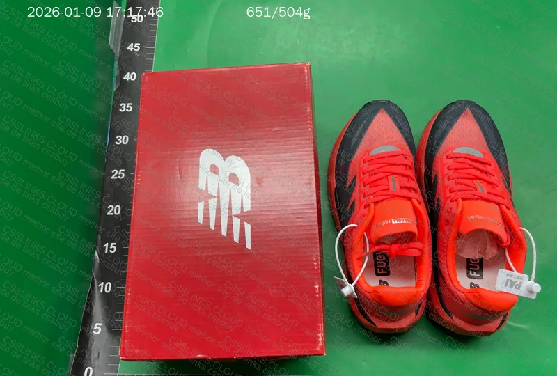 New Balance Rebel V5 7