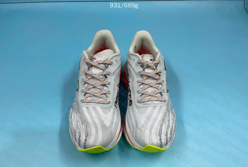 New Balance Supercomp Fuecell V2 3