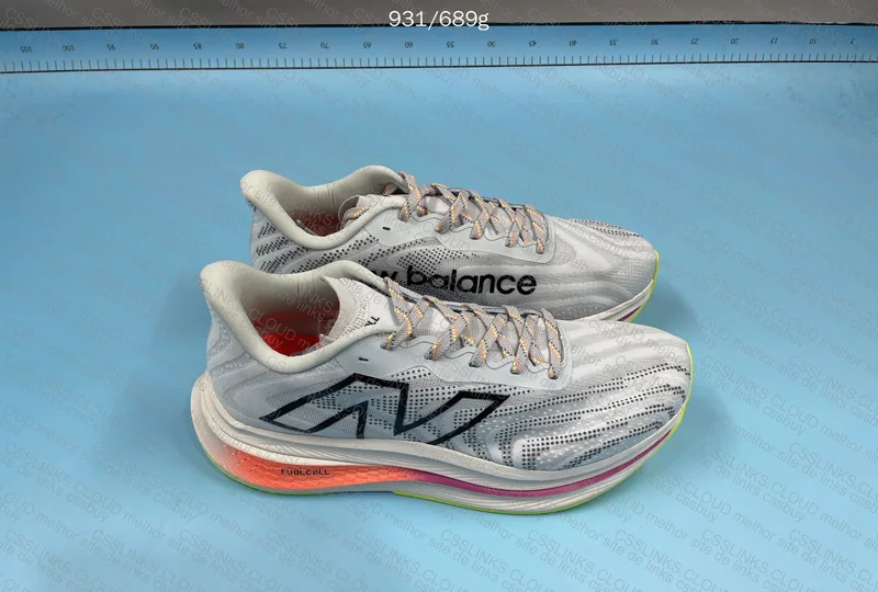 New Balance Supercomp Fuecell V2 6