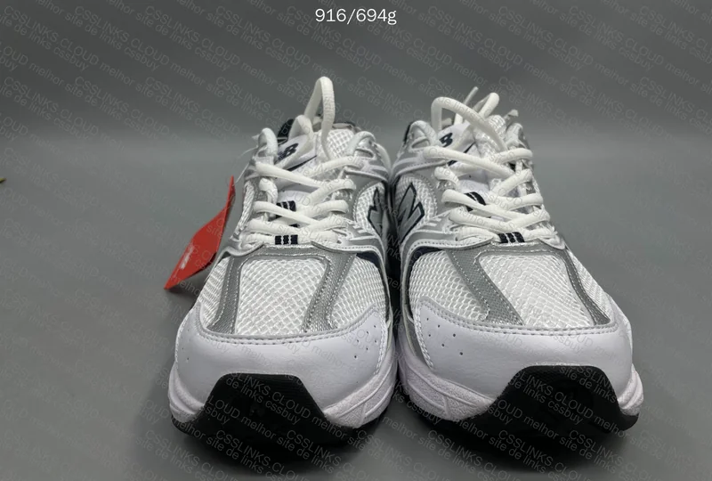 New Balance Sneakers 530