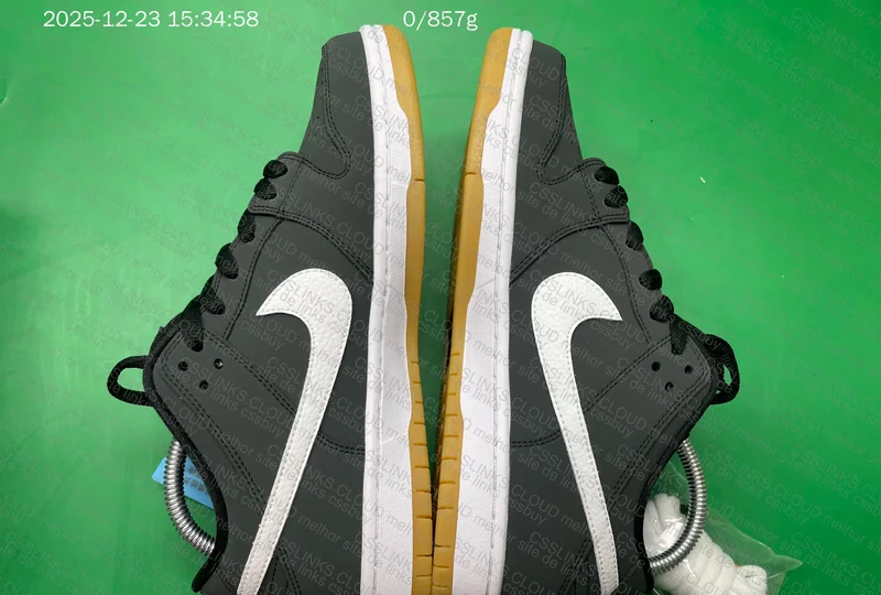New VT Dunk 6