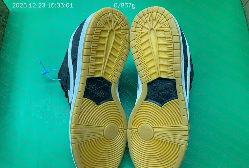 New VT Dunk 8