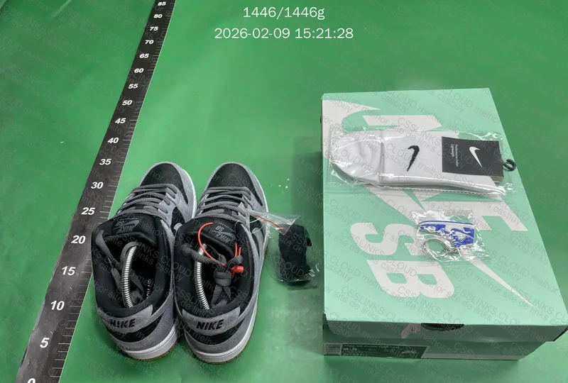 New VT Dunk 8
