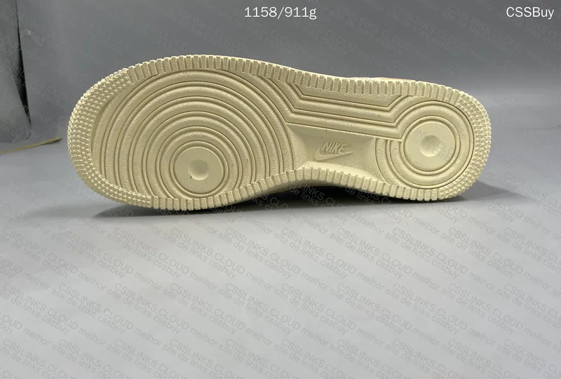 NIKE AIR FORCE 1 LOW ‘07 SE (RL?) 8