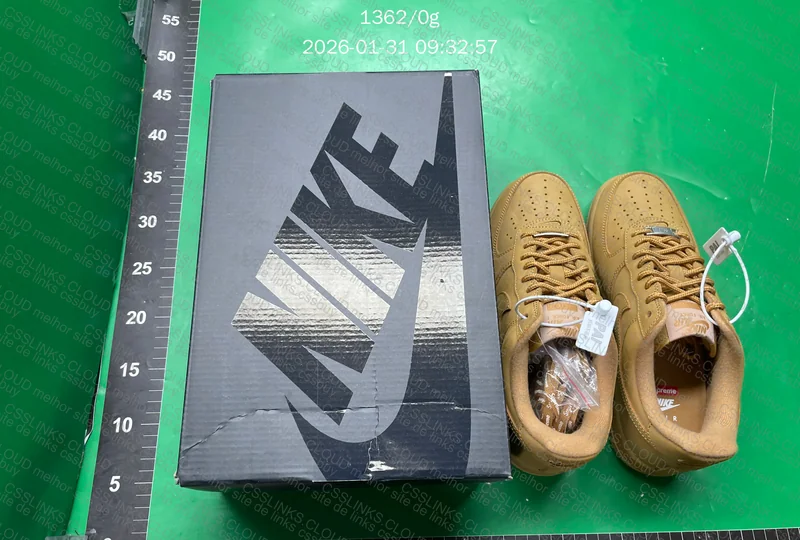 Nike Air Force 1 Low x Supreme Wheat Marrom 5